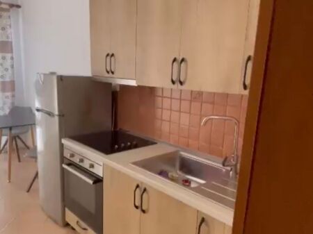 Studio apartment for rent in Fresk near Melisa Pastry🏷️2500 leke