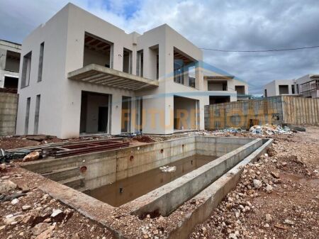 Shitet, Vilë , San Nicolas, Palasë