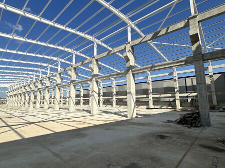 Premises for warehouse rent with Prush