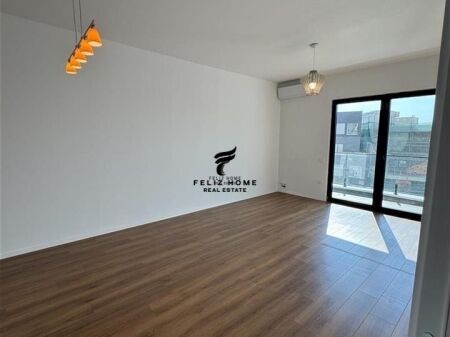 UFFICIO IN AFFITTO 122 M2 VIA DIBRA 60.000 LEKE FH-57895