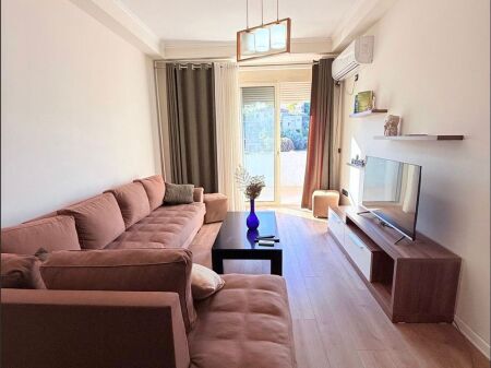 SHITET APARTAMENT 2+1 PRANE GJYKATES, DURRES