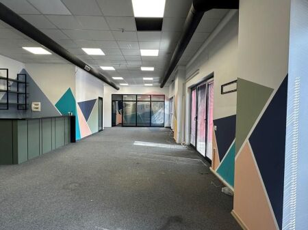 AMBIENT KOMERCIAL PER QIRA TEK ARLIS