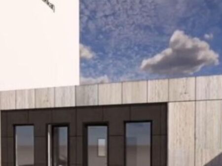 Commercial building for sale