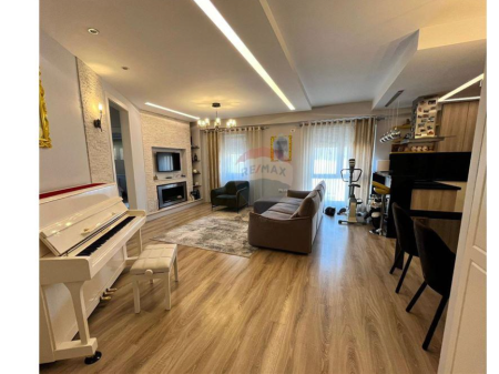 Apartament per shitje 3+1+2 tek Inxhinieria e Ndertimit