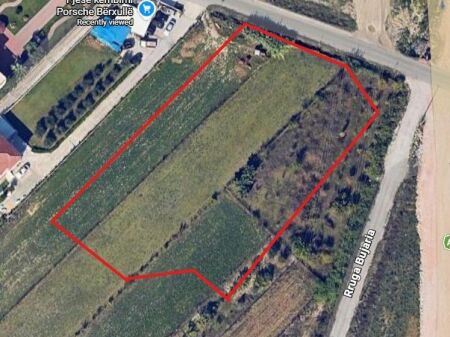 TOKË PËR SHITJE NË VORË