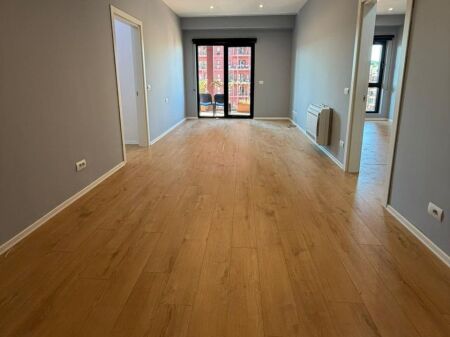 🏢 AMBIENT BIZNESI (ZYRË) ME QIRA – Garden Building