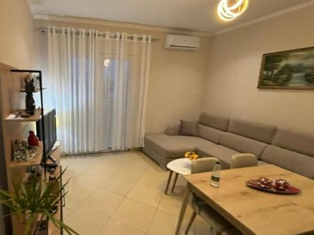 Appartamento 1+1 A Tibo di fronte a Delijorgjit con 650€ al mese