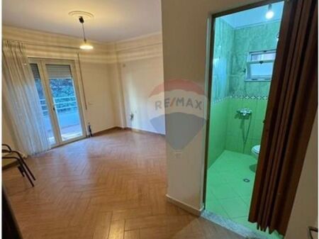 Misto Mame, Vendesi Appartamento 2+1