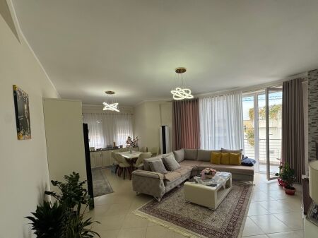 Appartamento 3+1+2 in vendita vicino al lago secco