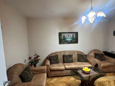 APARTAMENT ME QERA 2+1 21 DHJETORI 50.000 LEKE