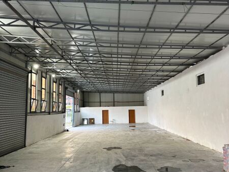 WAREHOUSE FOR RENT 520 M2 VORE 2,300 EURO