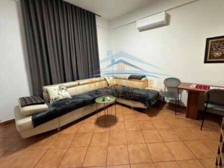 Appartamento 1+1 in affitto situato in Via Elbasan