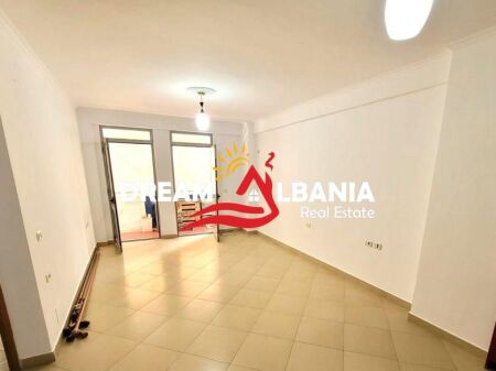 Jepet Apartament 1+1 me qera ne zonen e Yzberishtit ( ID 42111527 )