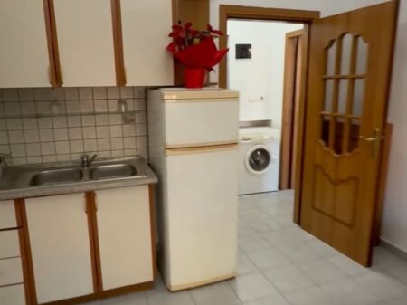 ZYRE ME QERA 50 M BLLOK 60.000 LEKE