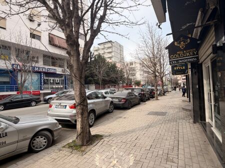 Business Premises for RENT  📍Aleksander Goga Street  • 800€ Net✅  • 75 ㎡ Net • Ground floor with 2 glass facades