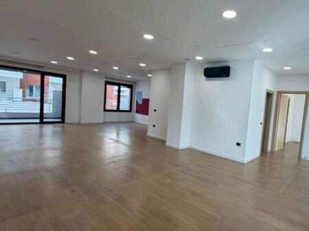 OFFICE FOR RENT OPEN SPACE AT HILTON, NEAR DELIJORGJI!