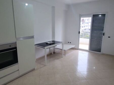 🏡 Appartamento 2+1+2 in Vendita – Durazzo 📍 Via Pavaresia 🌊 Solo 200 m dal mare