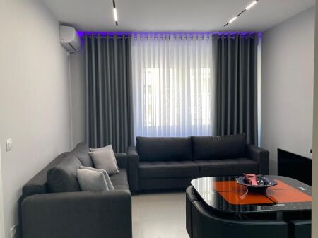 Jepet apartament me qera 1+1