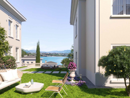 Luxury Villa for Sale – Rolling Hills, Lake of Farka📍