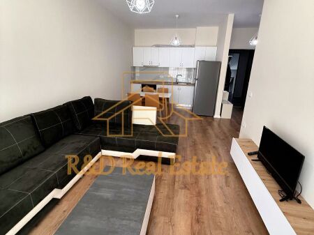 🏡 Jepet me qira apartament 1+1 – Rruga “5 Maj”, Rezidenca Tirana Uptown