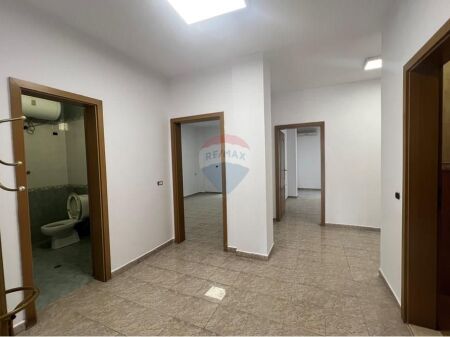 AMBIENT BIZNESI PER QIRA NE BLLOK!