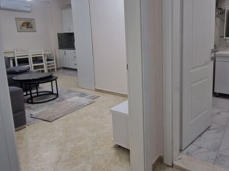TEK PALLATET CABEJ JEPET APARTAMENT 1+1 ME QERA
