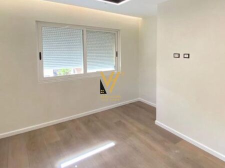 JEPET ZYRE 72 M2 ME QIRA TE KIKA 1, KOMUNA E PARISIT 750 EURO