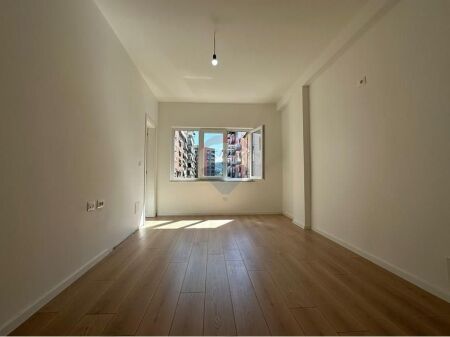 Apartment - For Sale - Margarita Tutulani Street, Tirana(ID: 530391021-71)