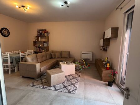 🏠 Jepet me qira apartament 1+1 në 📍Paskuqan💶 Çmimi: 400 € / muaj