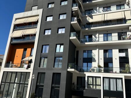 Apartmament 2+1+ parkim me qira perballe me kontaktin