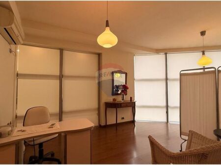 Zyrë - Për Qira - Ish Ekspozita, Tiranë