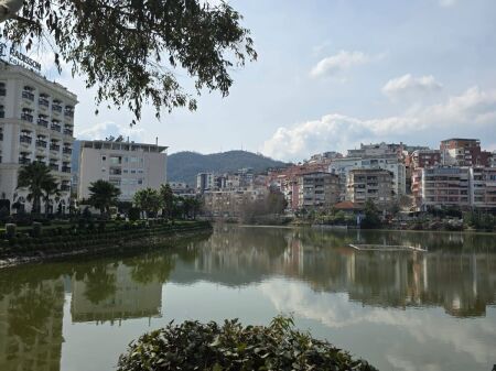 📌Jepet me qira zyrë 2+1+2 tek Liqeni i Thatë