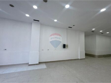 SHOP FOR RENT AT PJETER BUDI STREET