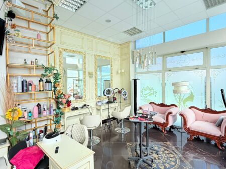 JEPET ME QERA AMBIENT BIZNESI(QENDER ESTETIKE) VOLLGA, DURRES