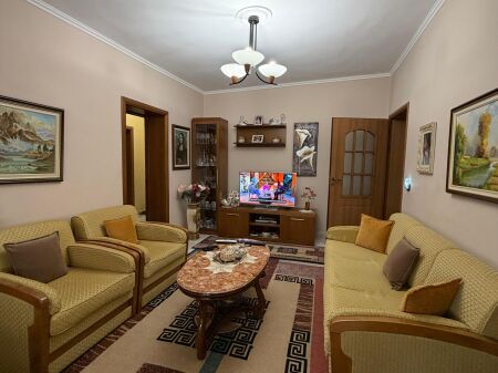 Appartamento 3+1+2 bagni in vendita in Via Durazzo