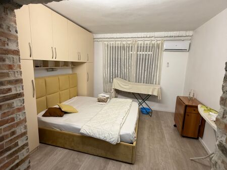 Monolocale in affitto nel centro 50.000 lek via Durresit