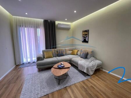 Qera, Apartament 1+1, Galeria Roma, Rruga e Kavajes