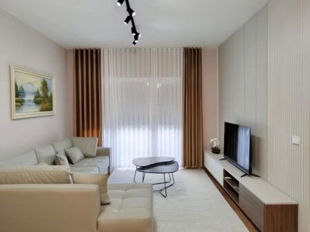 APARTAMENT ME QERA 1+1 PAZARI RI 70.000 LEKE FH-58061