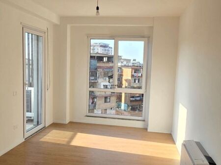 ZYRE ME QERA 2+1+2 DON BOSCO 700 EURO FH-58053