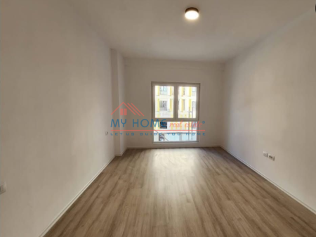 Zyre me qera tek Zogu i Zi Tirane