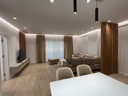 Apartament 2+1 me qira tek Zogu i Zi!