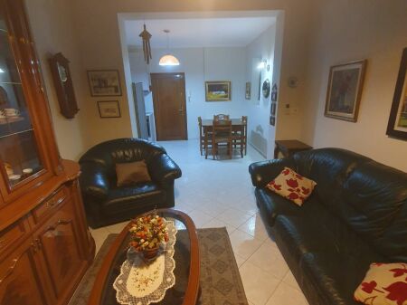 Affittasi 2+2 arredato al 2° piano villa NE bŕyll 500 eu