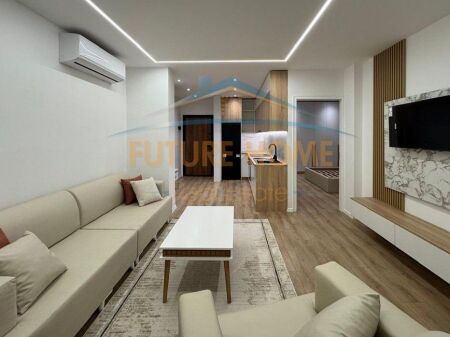 Shitet, Apartament 1+1, Rruga Fortuzi