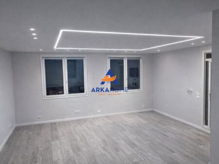 JEPET AMBIENT ZYRE ME QERA 70M2 " RRUGES SE SALES " 1500EURO