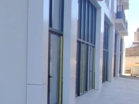 Jepet me qera ambient komercial