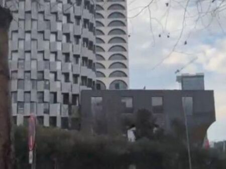 Jepet me qera ambient komercial kati 0