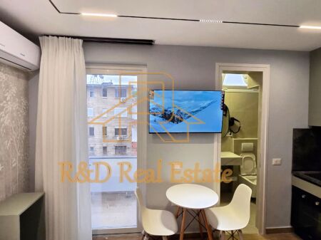 🏢 SHITEN 3 GARSONIERE + LAVANTERI – Mine Peza (përballë Golden Tower)