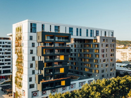 ✨ BUSINESS PREMISES FOR SALE – SQUARE 21 COMPLEX ✨