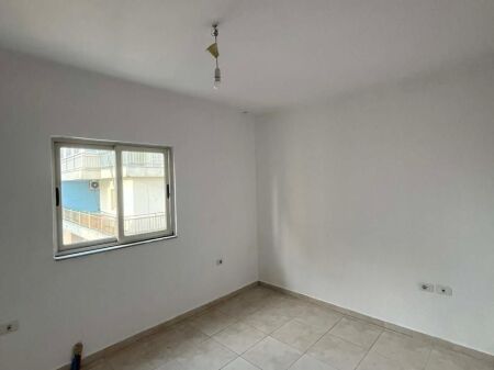 🏢Ish Fusha Aviacionit,prane Bar Agron jepet me qera apartament 2+1,pjeserisht i mobiluar 55,000Leke