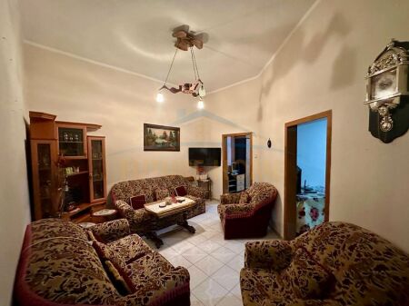 Qera, Apartament 3+1, Shallvaret, Tiranë